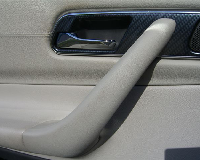 Viponds Paints Tautflex paint used on Mercedes Benz SLK to rejuvenate the interior door handle and door panel