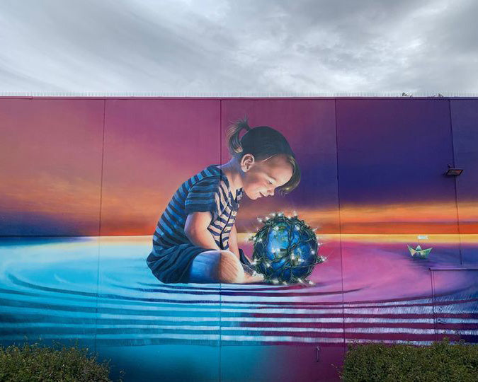 Viponds Low Sheen Acrylic paint 1-litre can for interior and exterior use